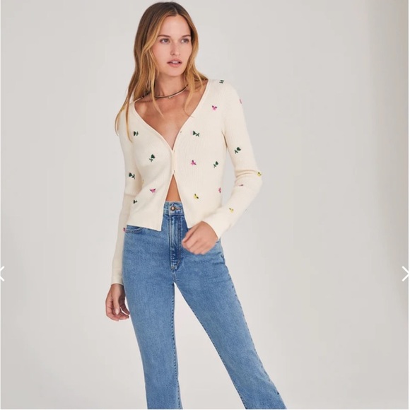 Favorite Daughter Sweaters - Favorite Daughter The Athena Sweater size S Floral Embroidered Cream Cardigan